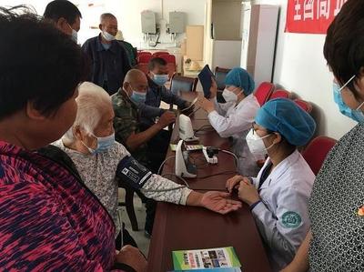 昌平區(qū)舉辦2020年“全國(guó)高血壓日”宣傳活動(dòng)暨“健康體重”專項(xiàng)行動(dòng)健康咨詢服務(wù)